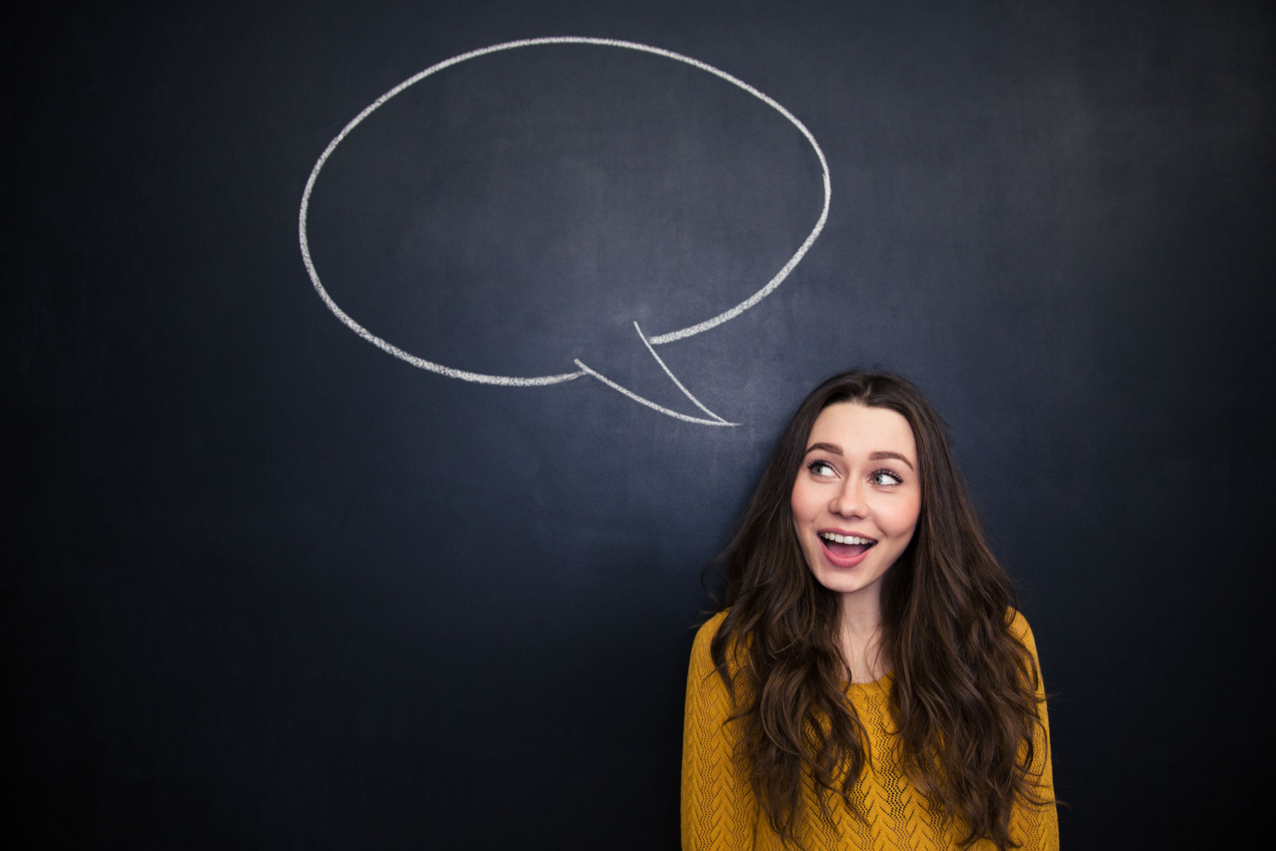 Ааа женщина звук. Женщина на доске улыбается. Приятная речь арт. People with Speech Bubbles. A woman with Speech Bubble.